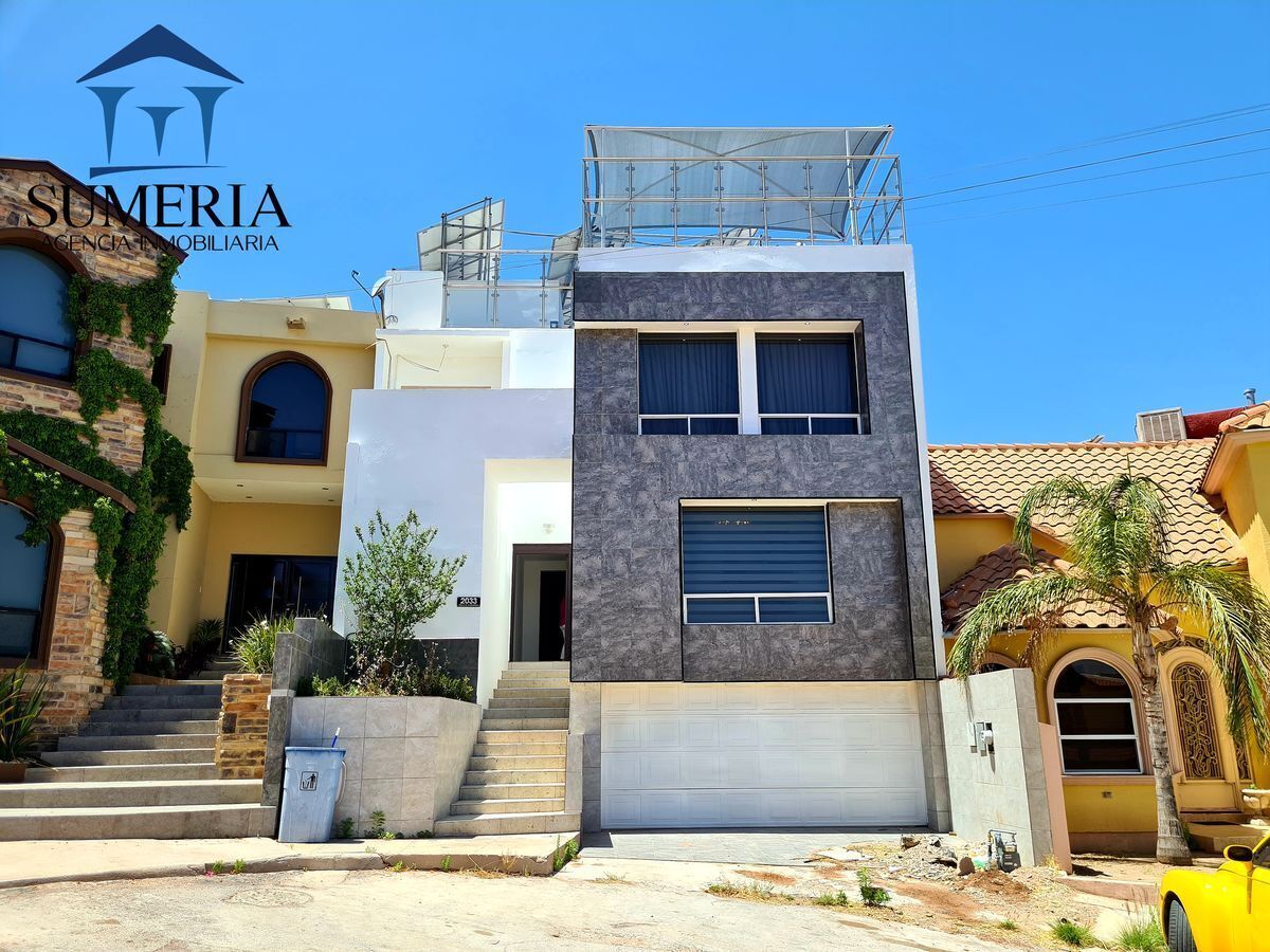 RESIDENCIA EN MONTE VESUBIO CON ALBERCA Y ROOFTOP