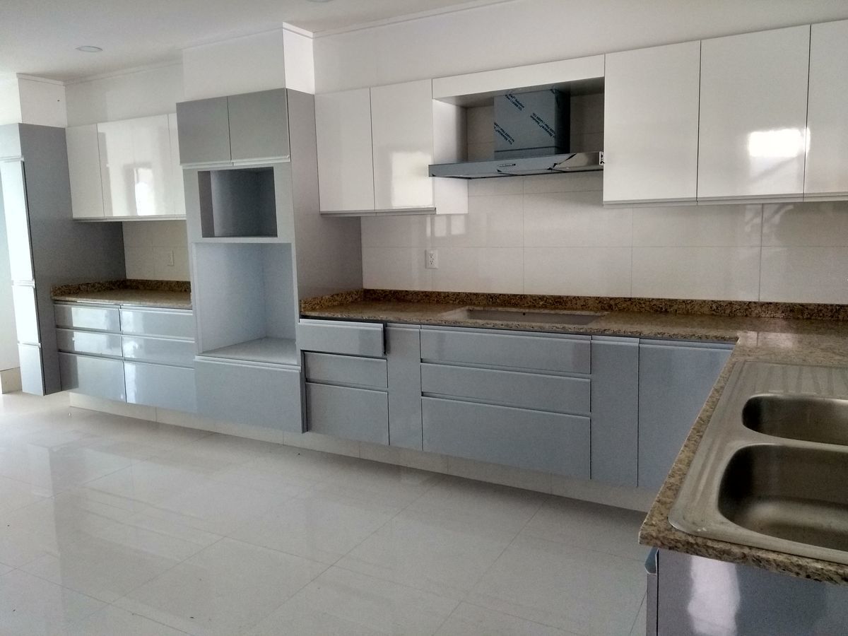 RESIDENCIA EN RESIDENCIAL LOMAS VERDES