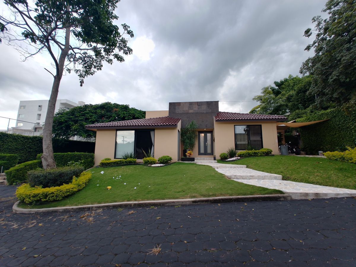 Residencia estilo californiano en venta con 1500 M2 de terreno