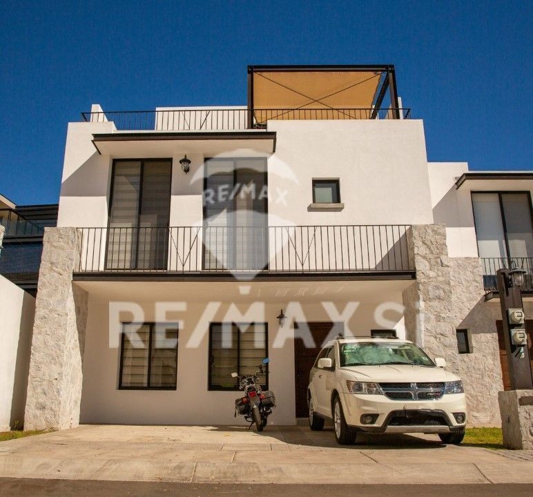 rhv-venta-casa--juriquilla-torre-de-piedra3-11436