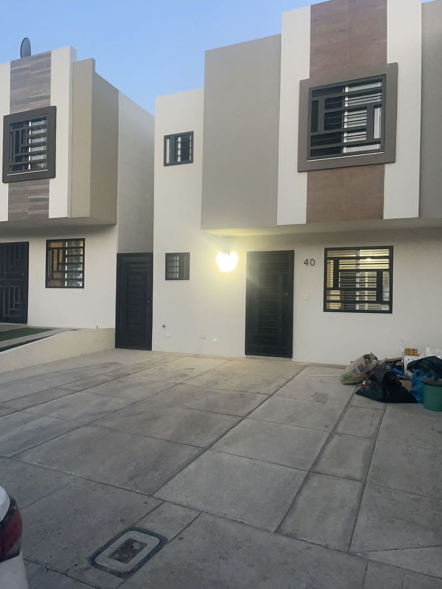 Se Renta Bella Casa En Residencial Viñas Del Mar