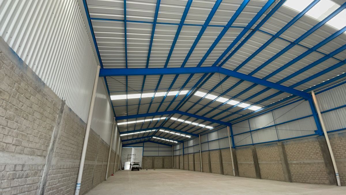 SE RENTA BODEGA 1000M2, CON AREA DE OFICINAS