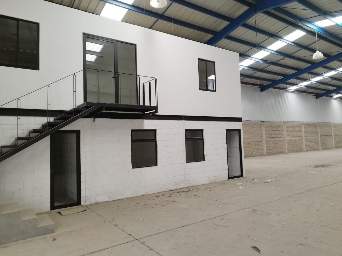 se-renta-bodega-1000m2-con-area-de-oficinas2-36097