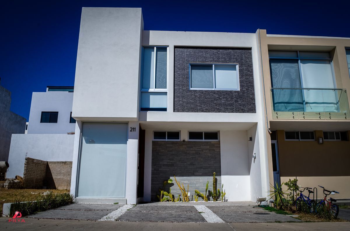 Se Renta casa Amueblada en Valle Imperial, Zapopan, Jalisco.