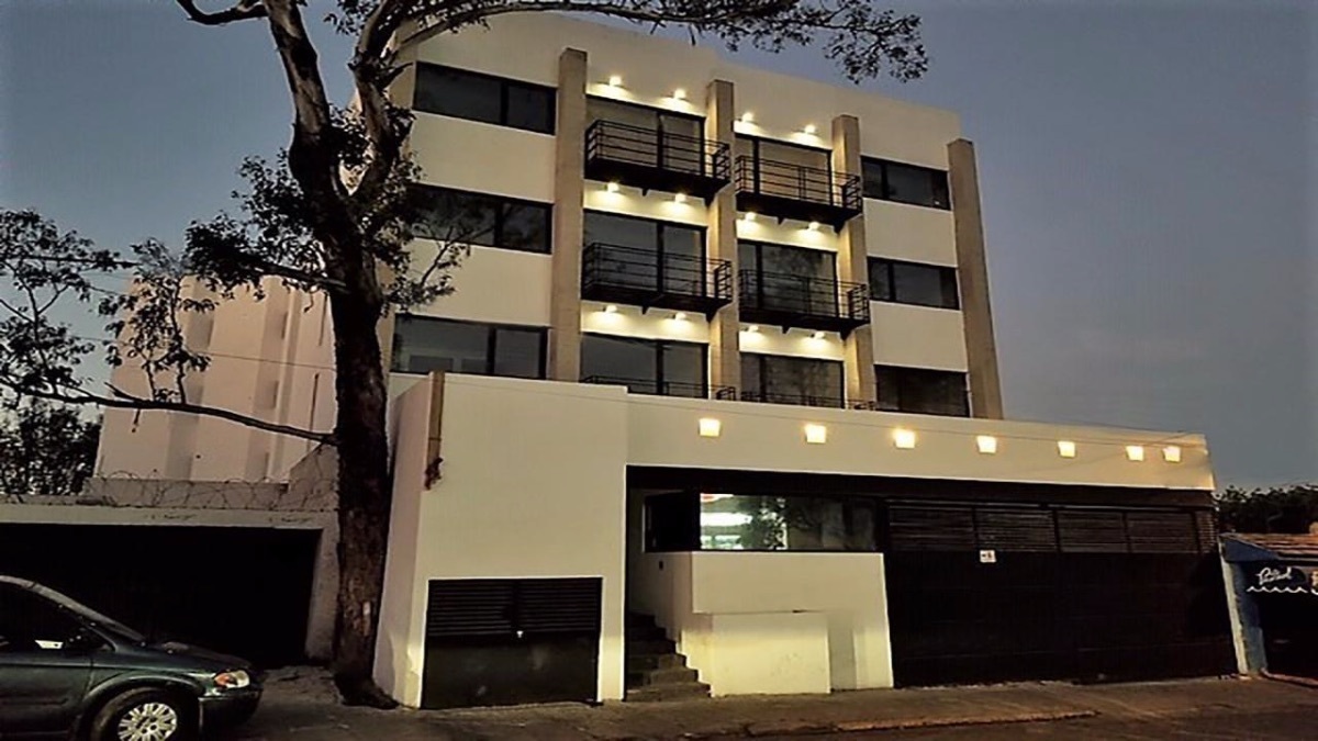 Se renta hermoso departamento con tres terrazas