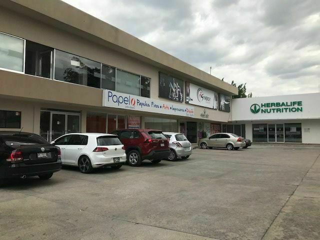 se-renta-local-comercial-en-plaza-aria7-19178