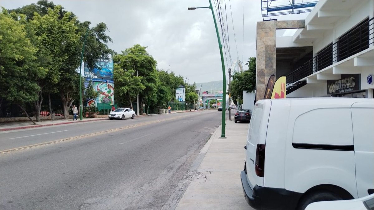 se-renta-local-planta-alta-frente-a-caa-hueca6-19196