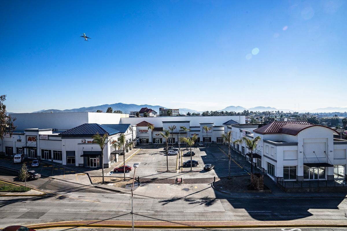 Se renta Local, Plaza Aeropuerto, Colonia Aeropuerto y Libertad Parte Alta