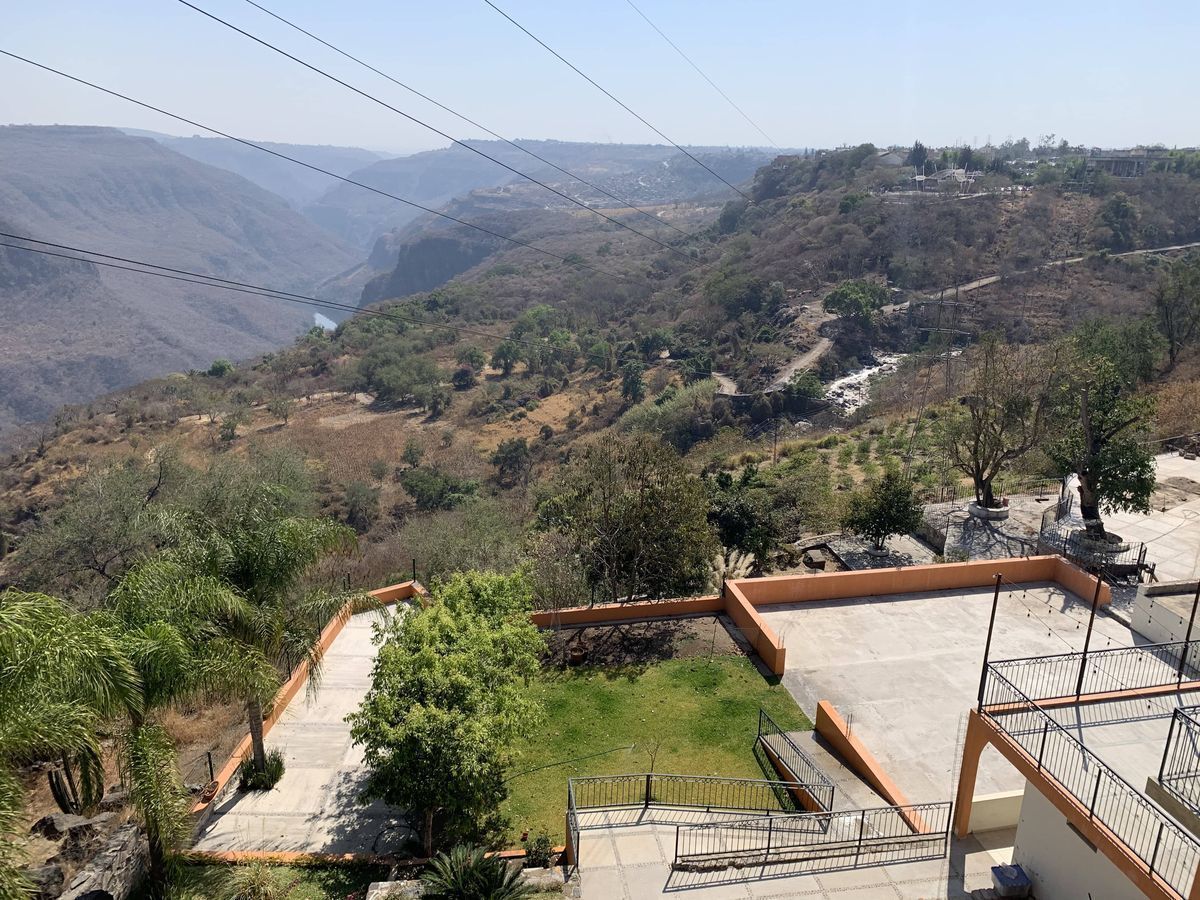 Se vende casa con gran terreno increíble vista a la barranca de Oblatos