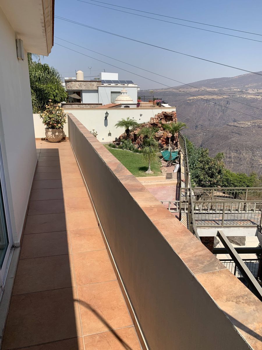 se-vende-casa-con-gran-terreno-increble-vista-a-la-barranca-de-oblatos32-22831