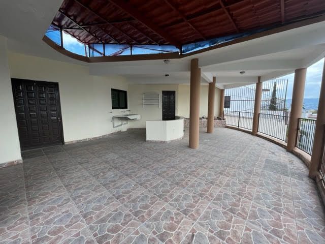 se-vende-casa-de-3-niveles-con-alberca20-18454