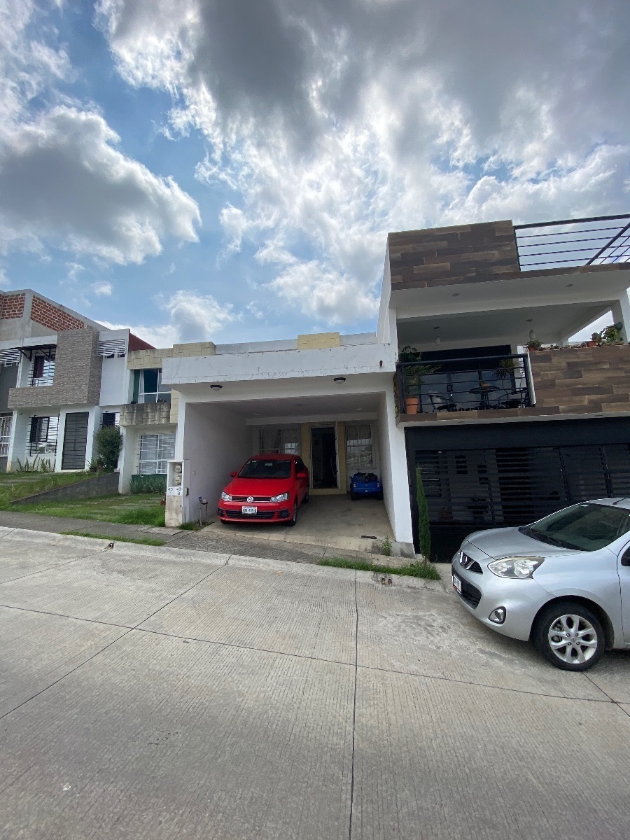 se-vende-casa-en-villas-arco-sur-frente-a-walmart-anahuac-y-fcas-uv3-38185