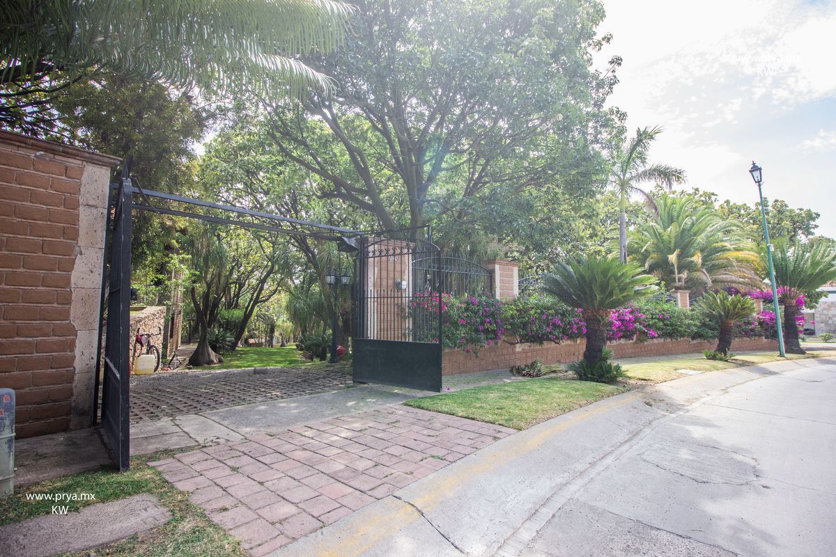 se-vende-casa-estilo-campia-italiana-en-el-fraccionamiento-el-palomar48-13985