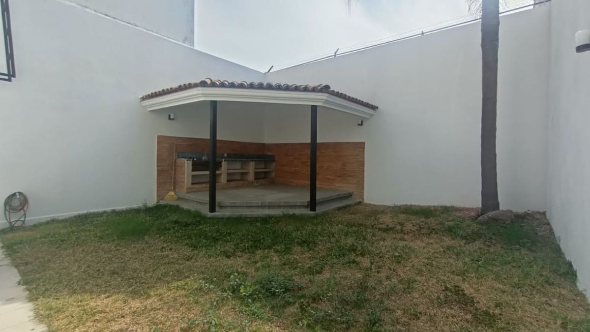 se-vende-excelente-casa-en-colonia-arboledas14-26782