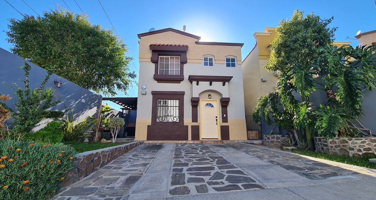 SE VENDE HERMOSA CASA