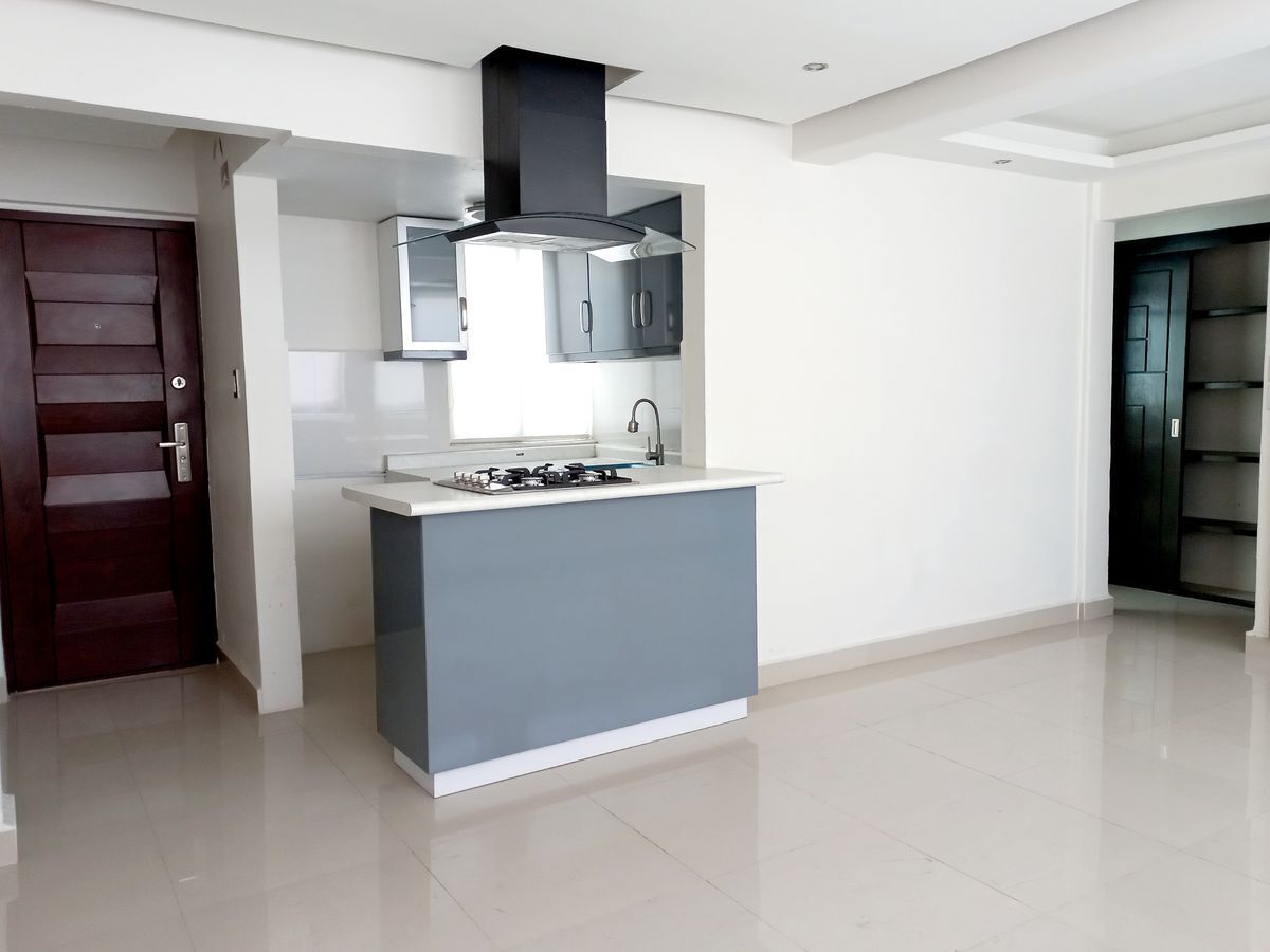 Se vende práctico departamento en la Del Valle Sur