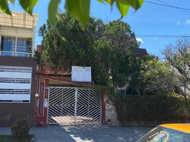 SE VENDE PROPIEDAD  CENTRICA EN BARRIO SANTA CRUZ