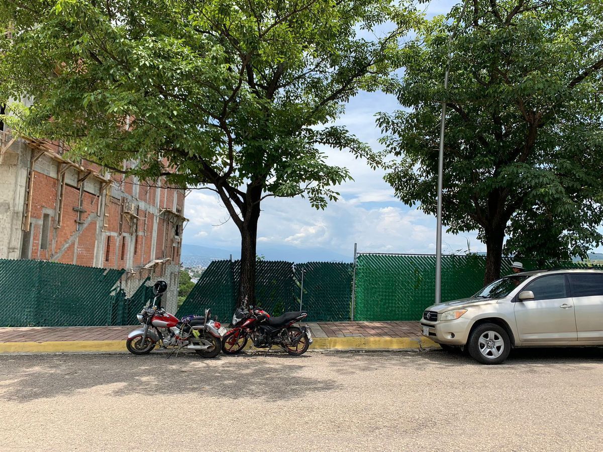 Se VENDE TERRENO COMERCIAL en Boulevard Paseo de las Fuentes.