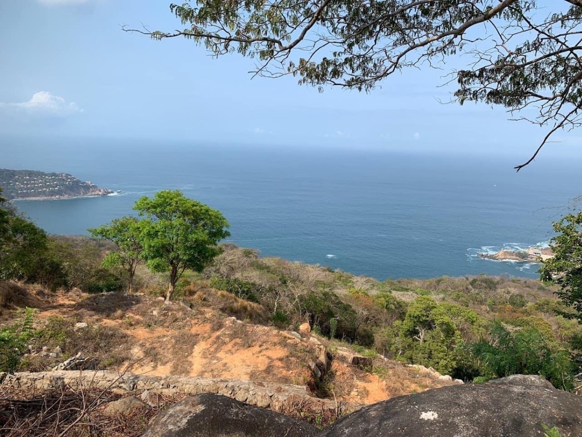 Se venden 2 terrenos con vista al Mar. Juntos ò separados.