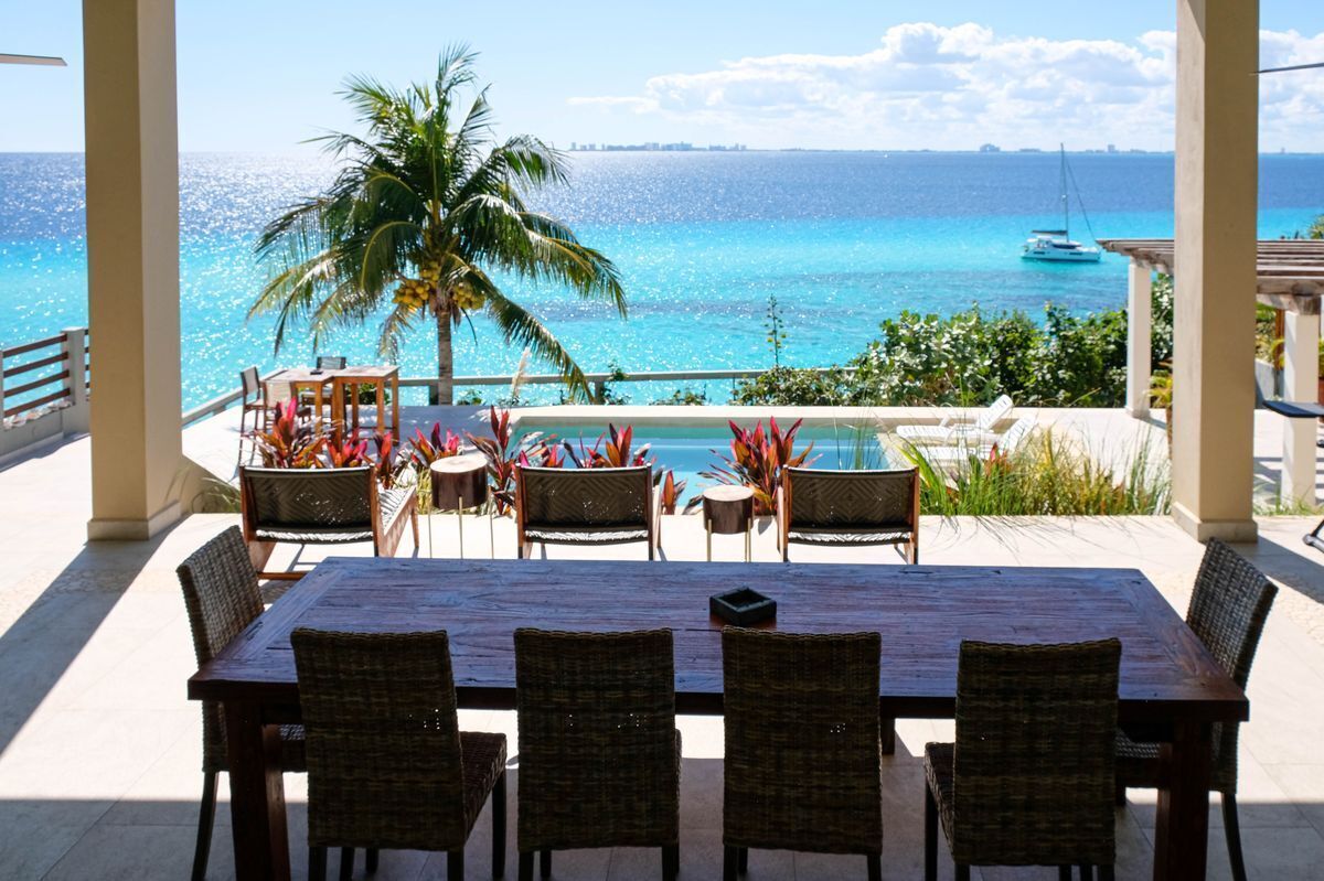 Stunning Beachfront Villa