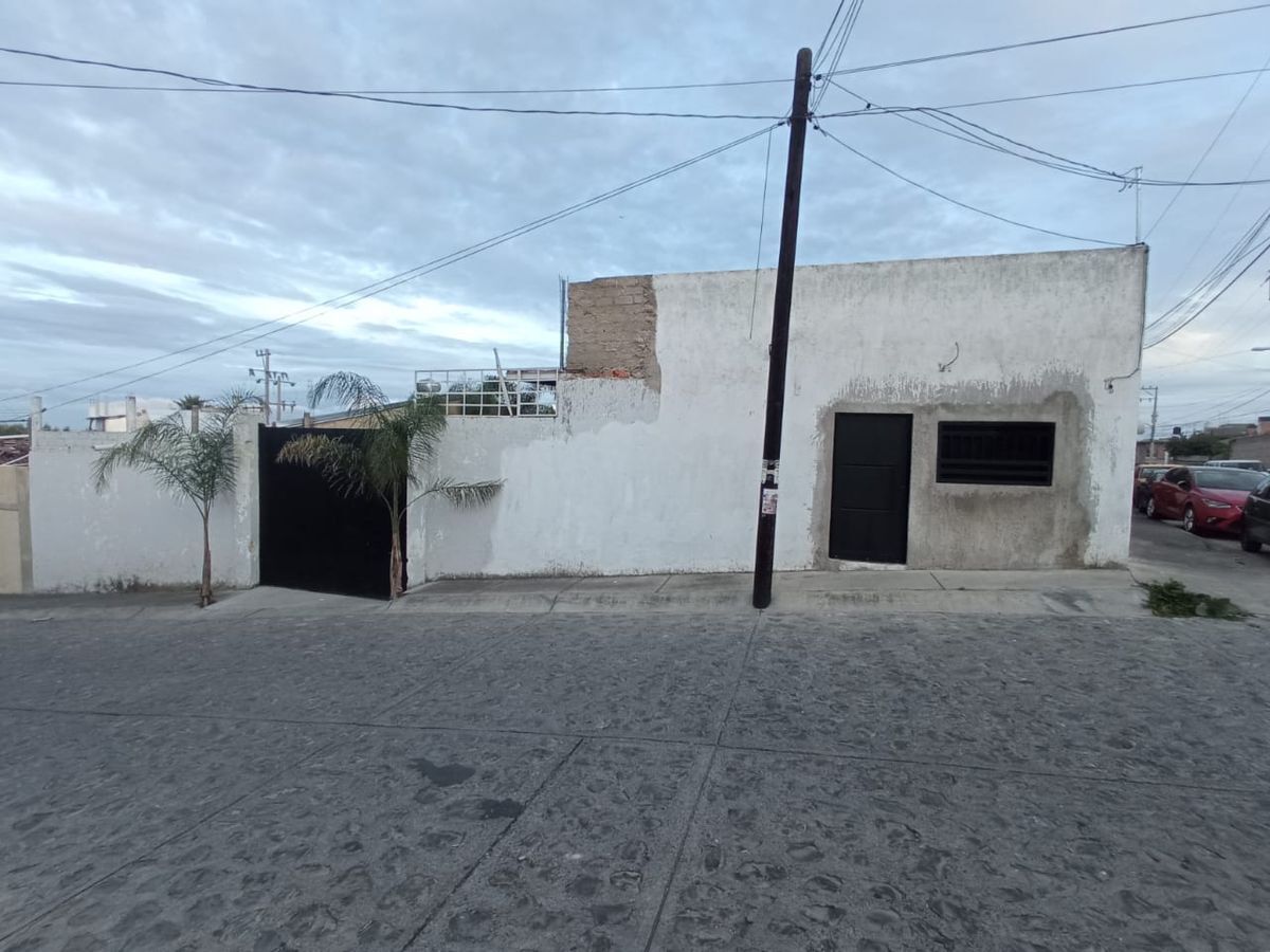 TERRAZA Y TERRENO EN EL COLLI