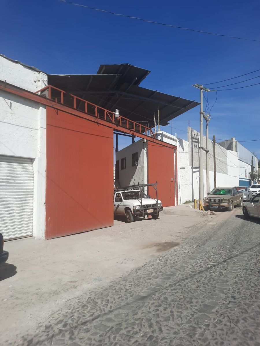 TERRENO A ESPALDAS DE CENTRAL CAMIONERA NUEVA  A 50M  DE CARRETERA ZAPOTLANEJO