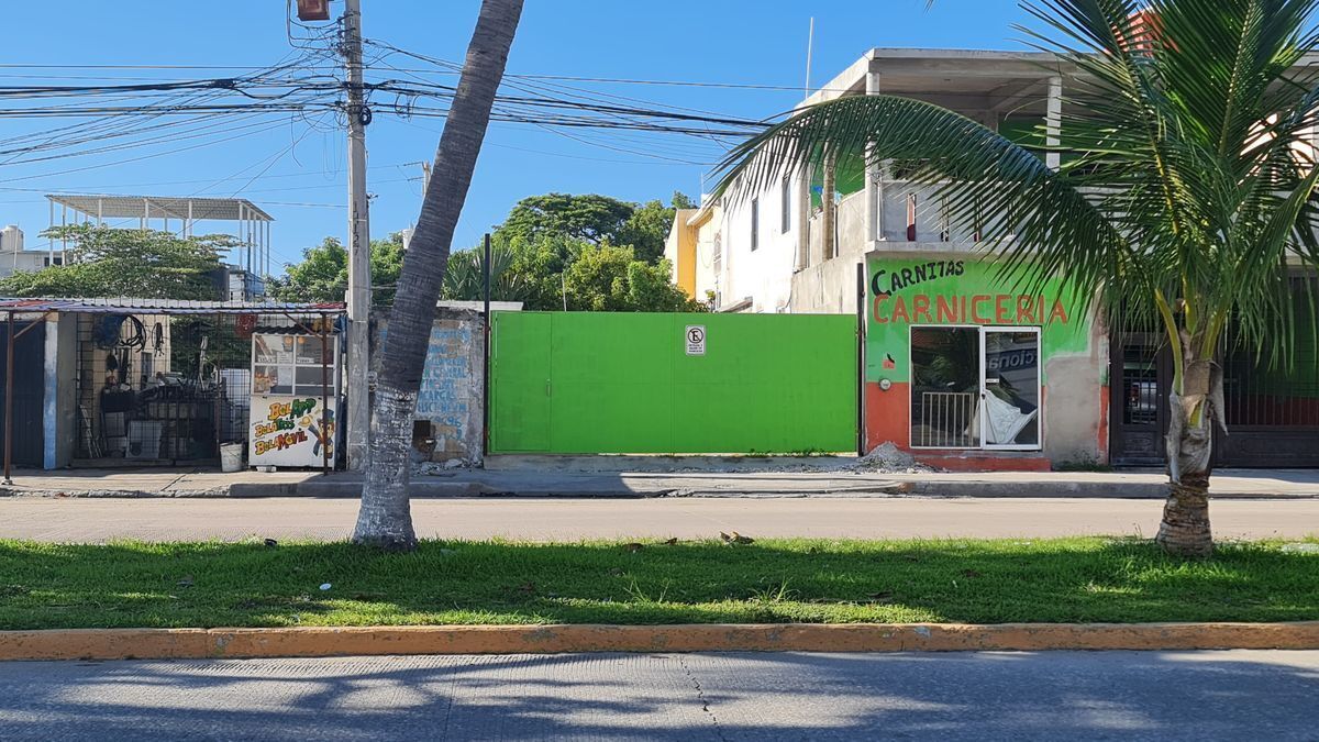 TERRENO DE USO COMERCIAL EN RENTA. CARMEN, CAMPECHE