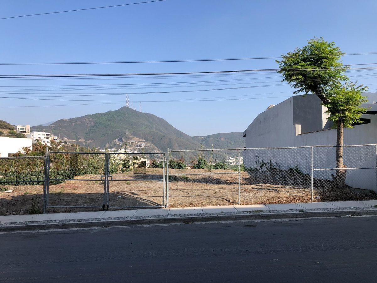 Terreno descendente en Colorines con espectaculares vistas