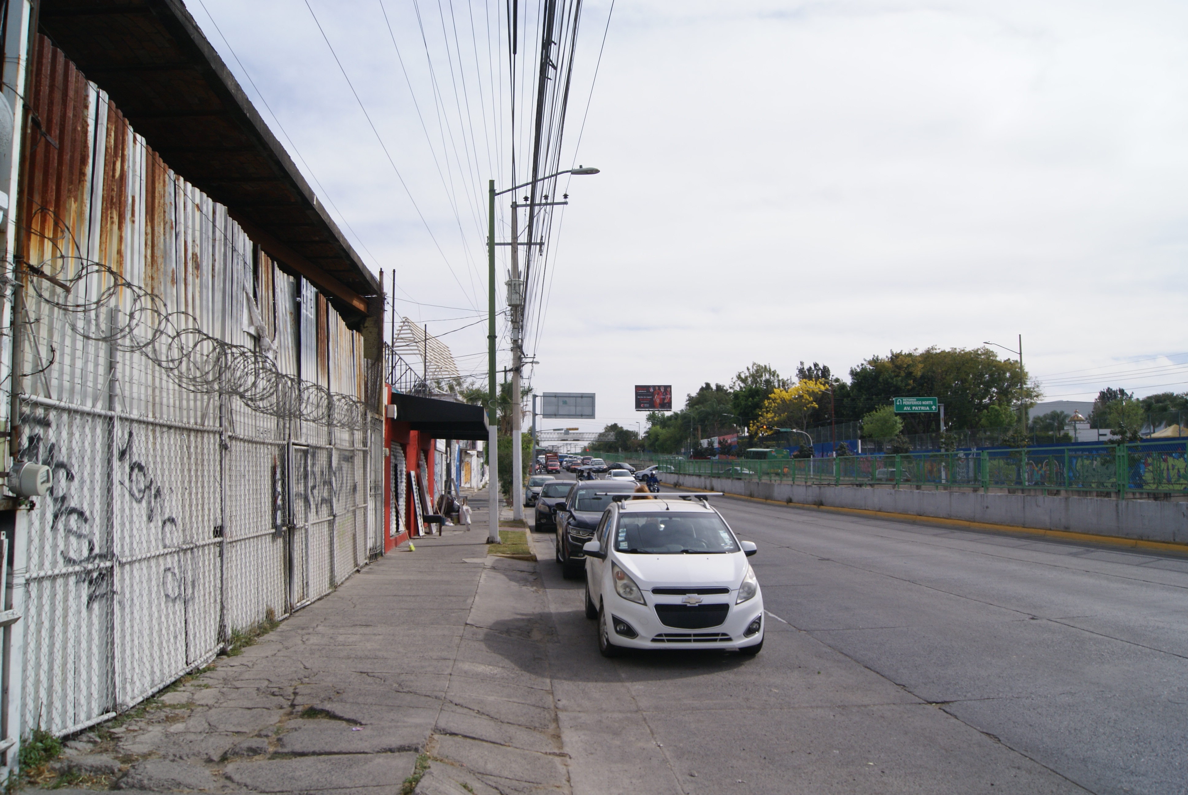 Terreno en AV. Federalismo Norte frentre a linea tren ligero