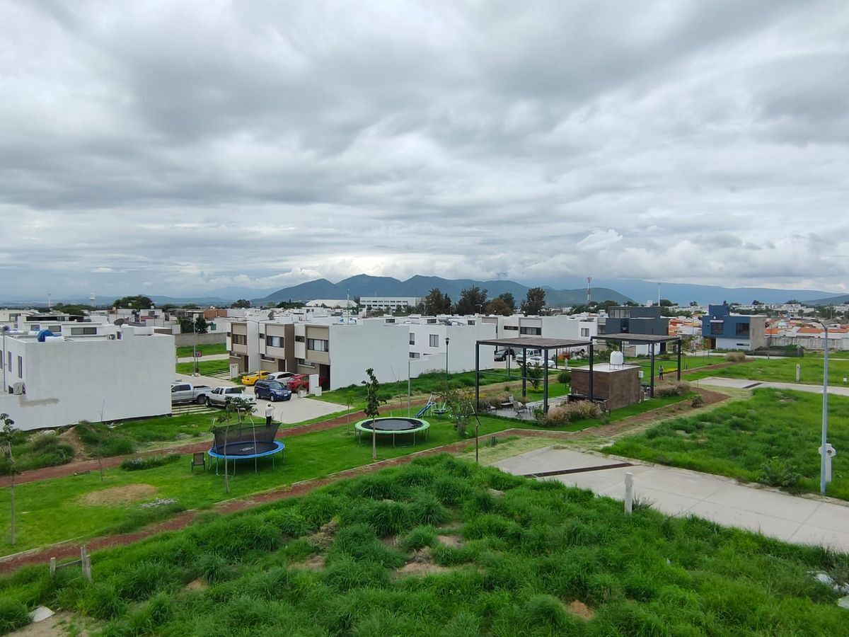 Terreno en esquina Bosques de Santa Anita