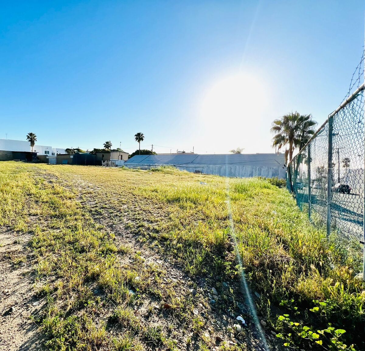 TERRENO EN PLAYAS DE TIJUANA   CON CONSTRUCCIÓN •	4,063.00 M2