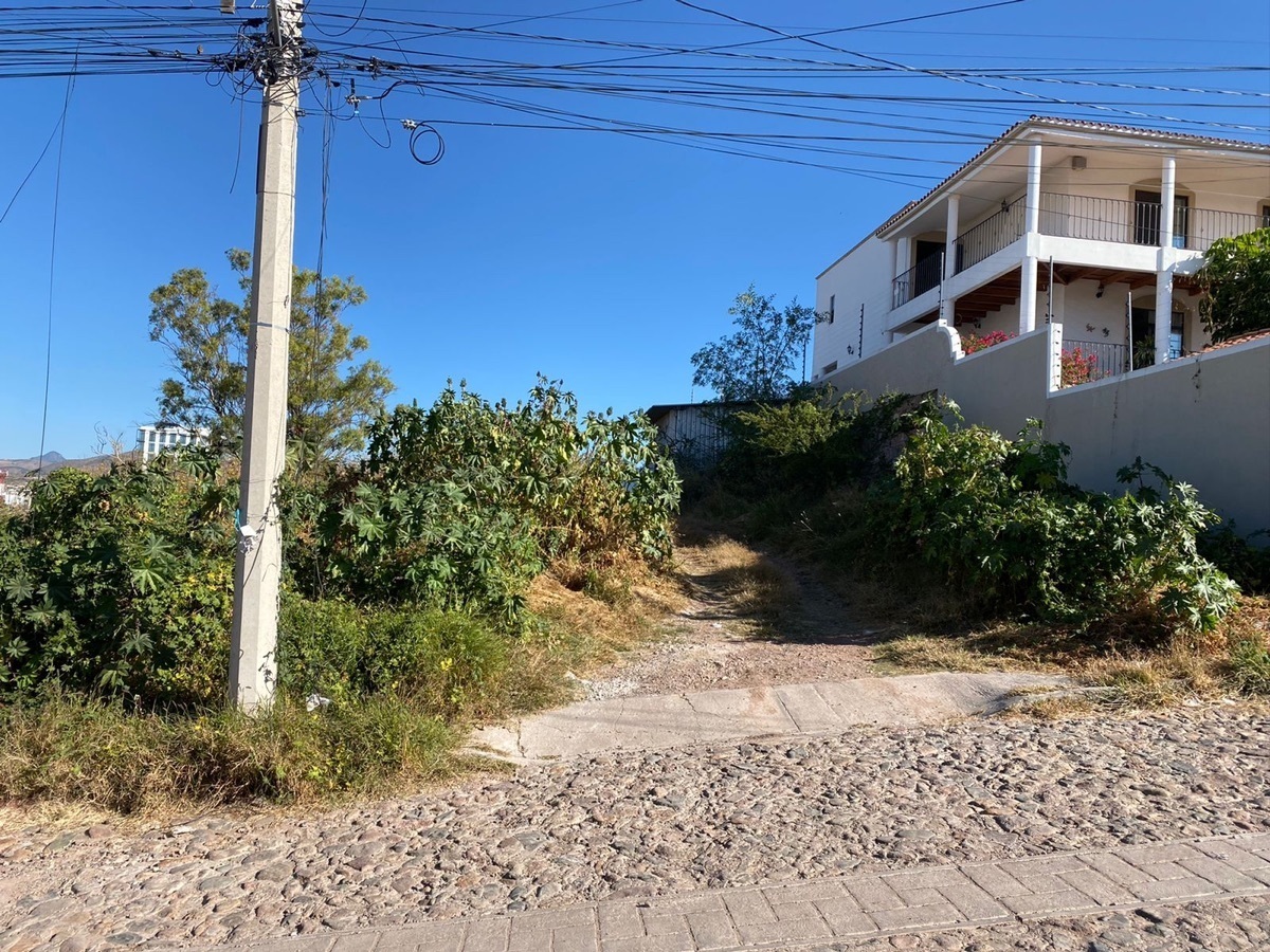 terreno-en-venta-atrs-de-blvd-euquerio-guerrero-cerca-de-steren-en-guanajuato2-30810