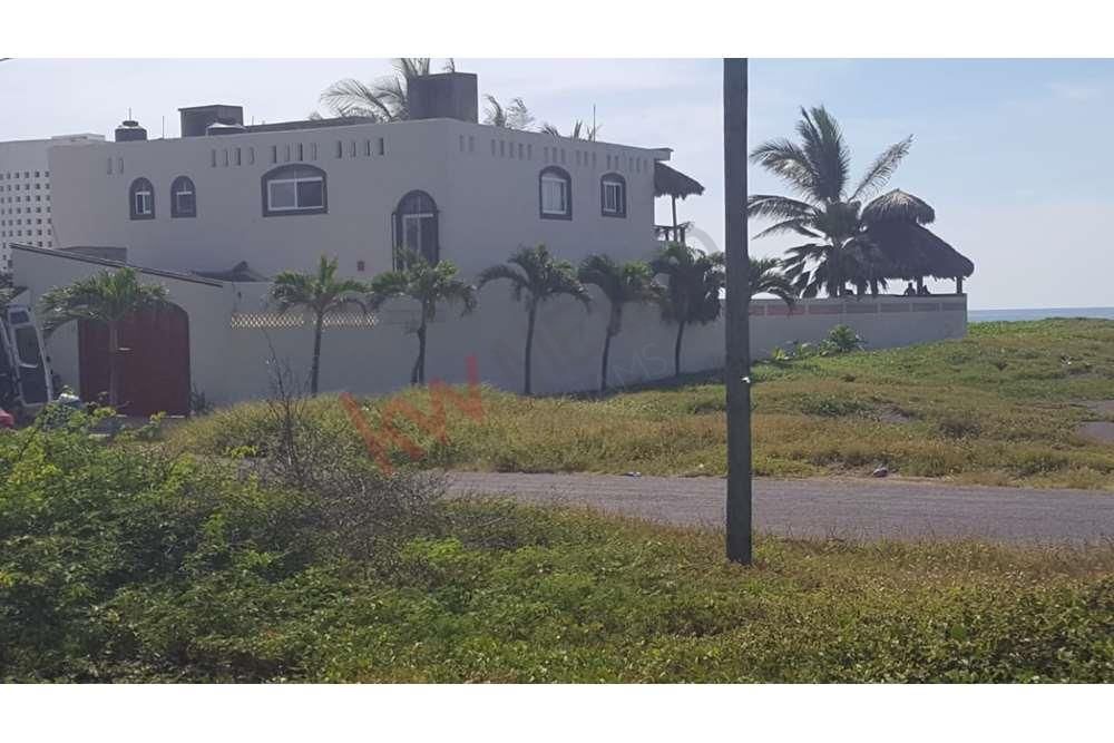 terreno-en-venta-colima-cuyutlan-lote-para-construir-frente-a-la-playa-en-esq4-24397