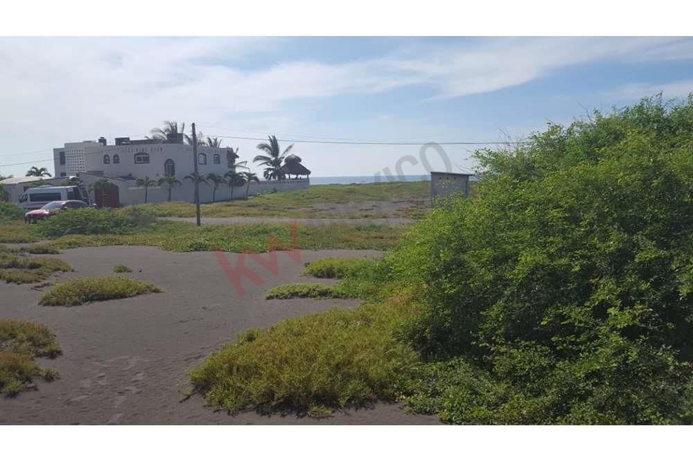 terreno-en-venta-colima-cuyutlan-lote-para-construir-frente-a-la-playa-en-esq6-24397