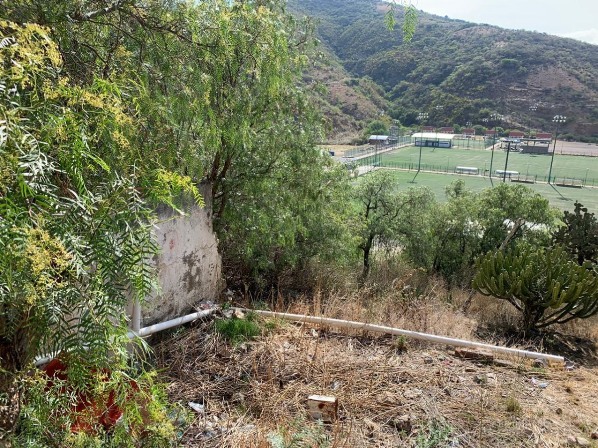 Terreno en VENTA con cuatro locales en Valenciana Guanajuato Guanajuato