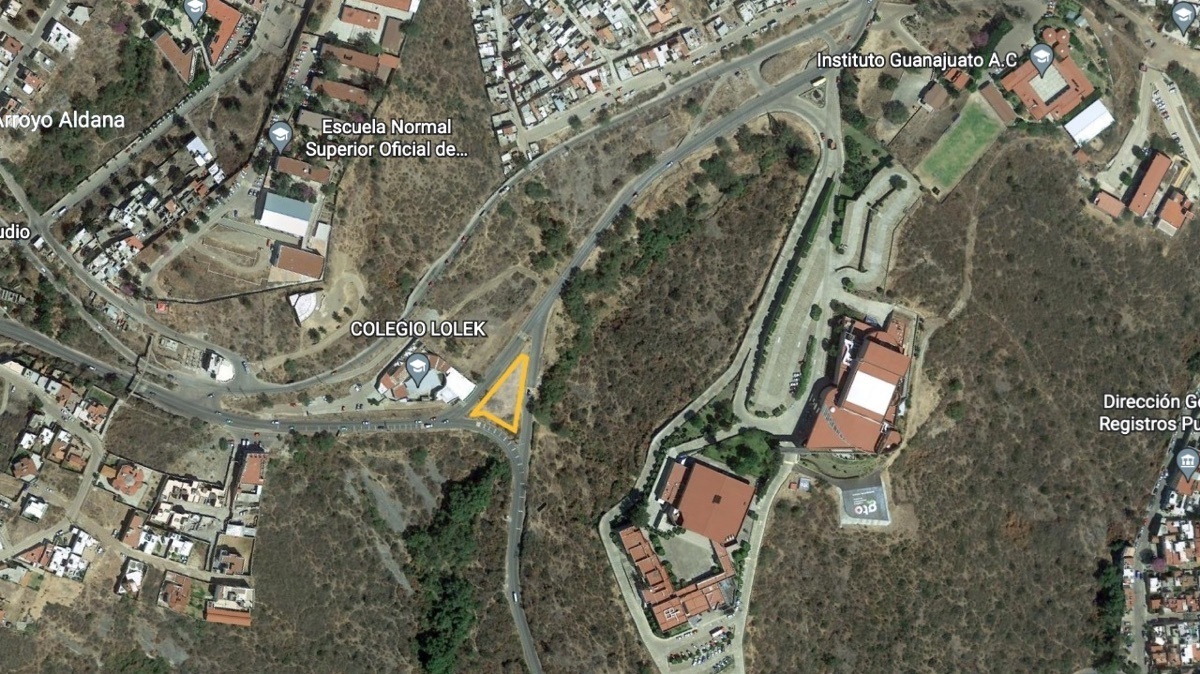 terreno-en-venta-de-uso-comercial-con-tres-frentes-en-marfil-en-guanajuato-geo2-30872