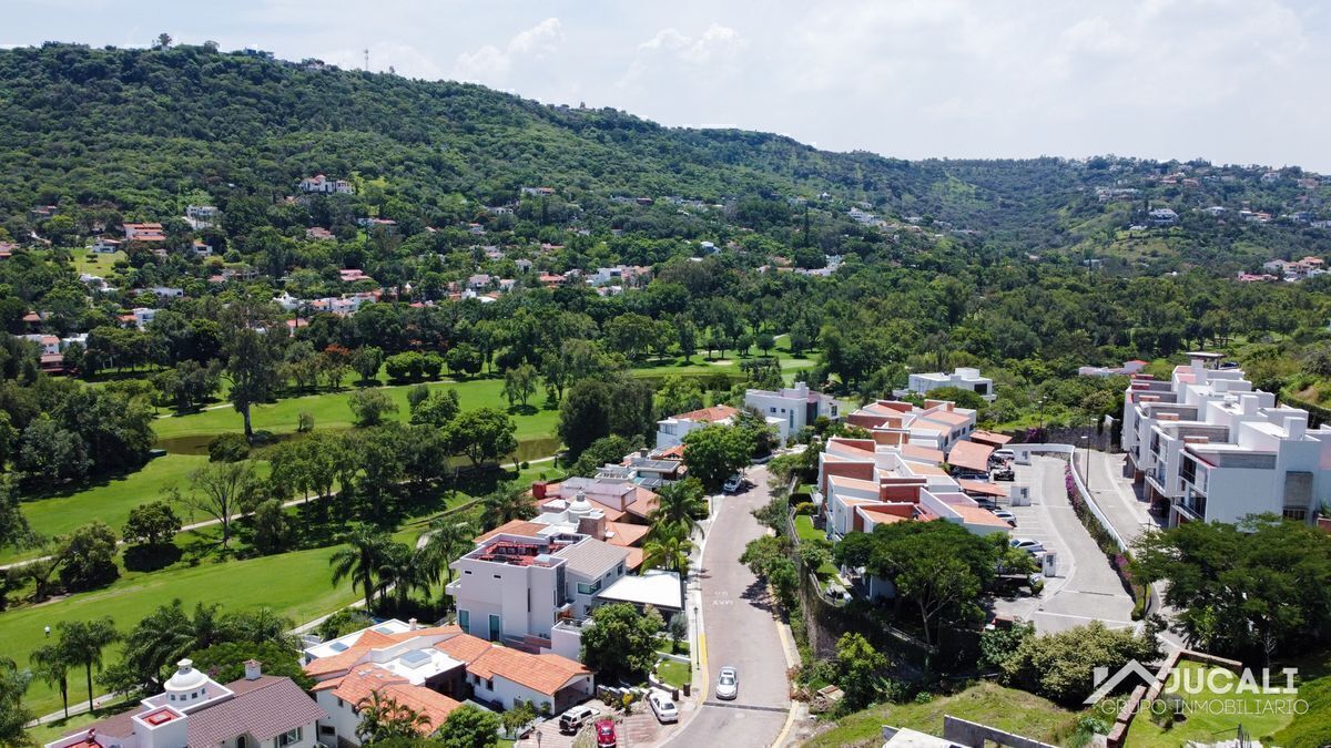 Terreno en venta dentro de coto en Las Cañadas, Zapopan