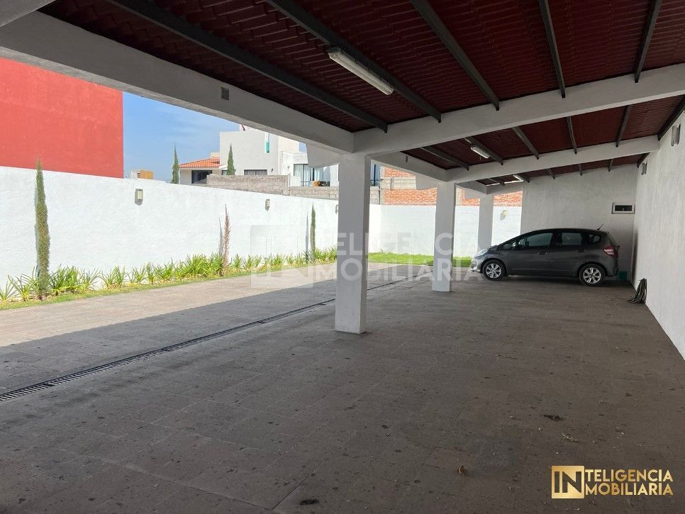 terreno-en-venta-dentro-de-fraccionamiento-residencial-en-xocotln4-13988