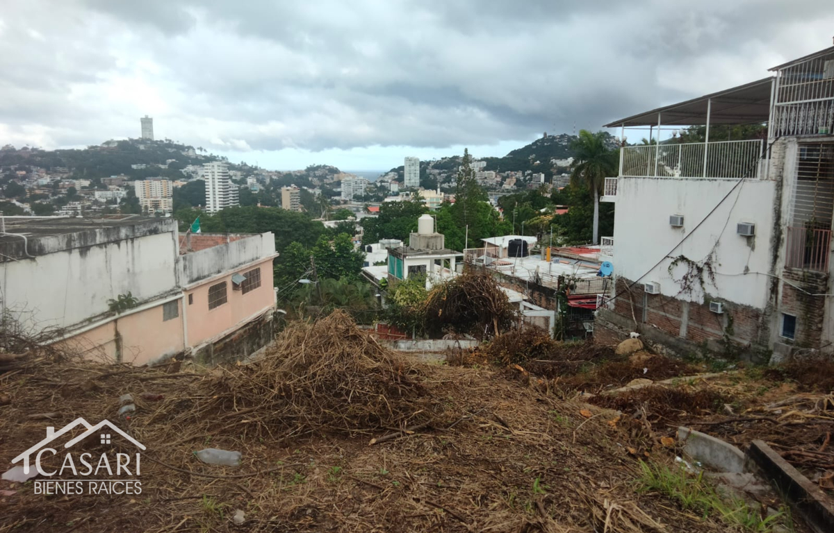 Terreno en venta en avenida de las Cumbres Acapulco Tradicional