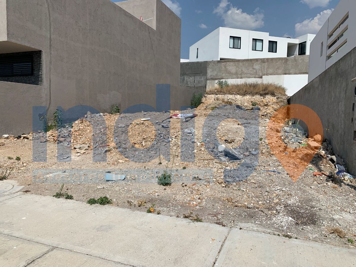 TERRENO EN VENTA EN CUMBRES DEL LAGO