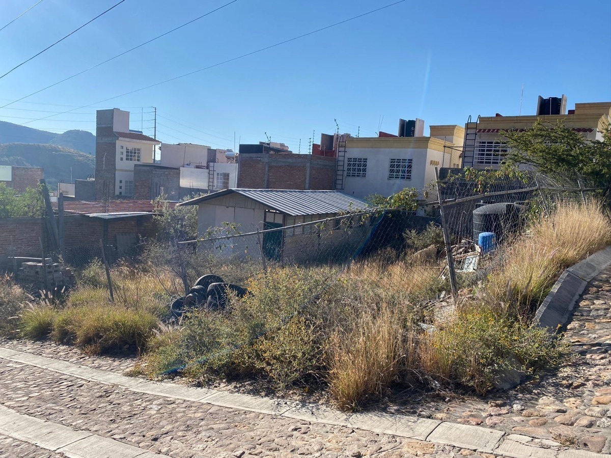 terreno-en-venta-en-fracc-terrazas-cerca-de-plaza-a-alaa-en-guanajuato-gto-lb3-30811