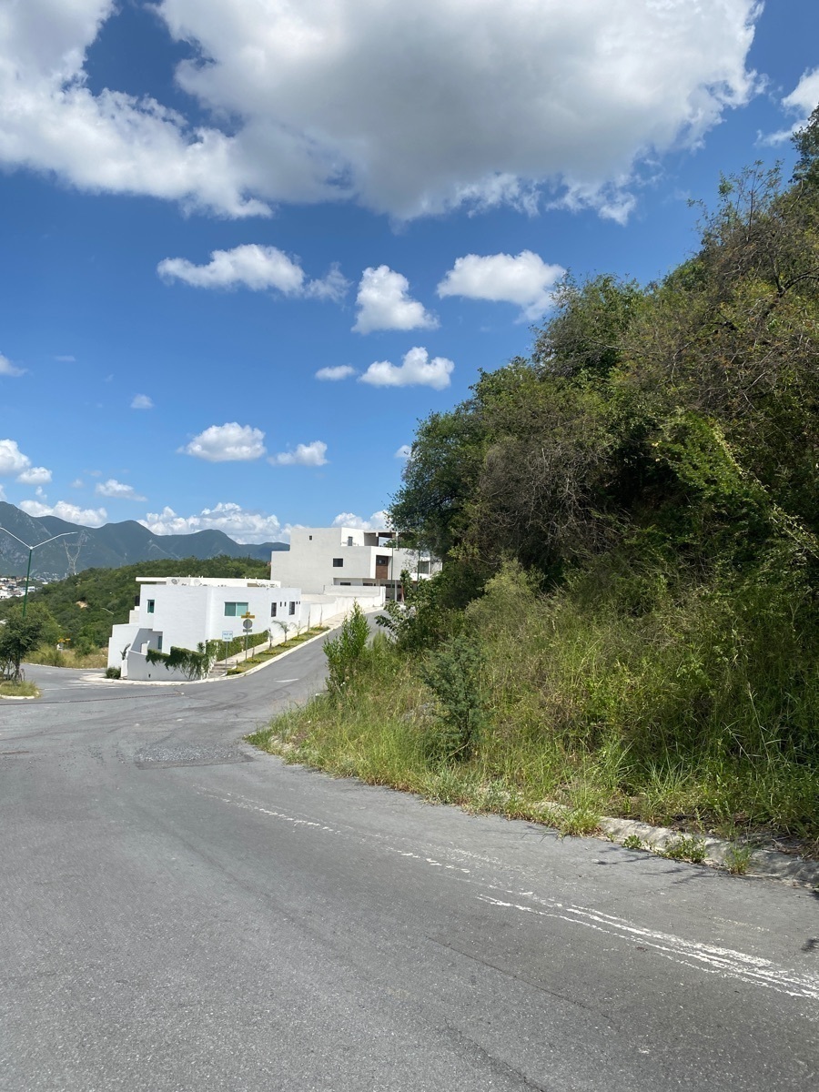 Terreno en venta Jardines de Valle Alto por Camino al Diente.