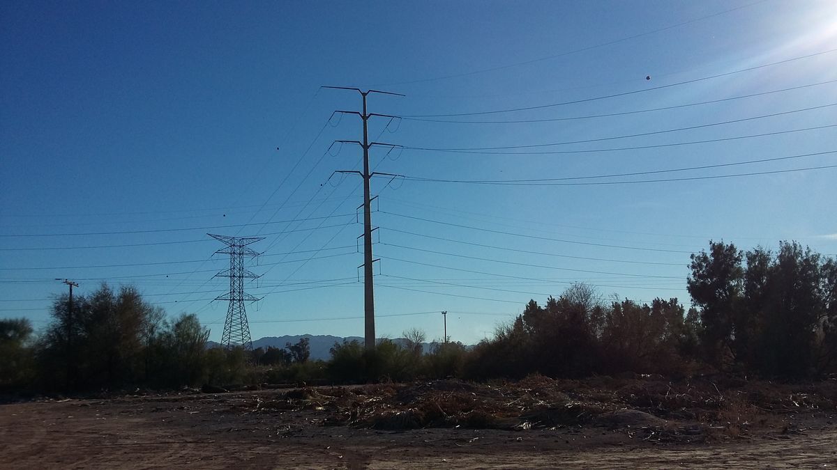 Terreno Industrial en esquina en Mexicali