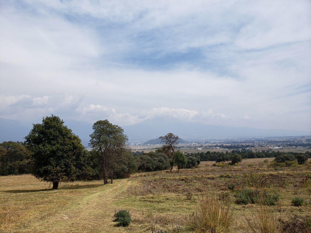 Terreno sustentable al pie de los Volcanes