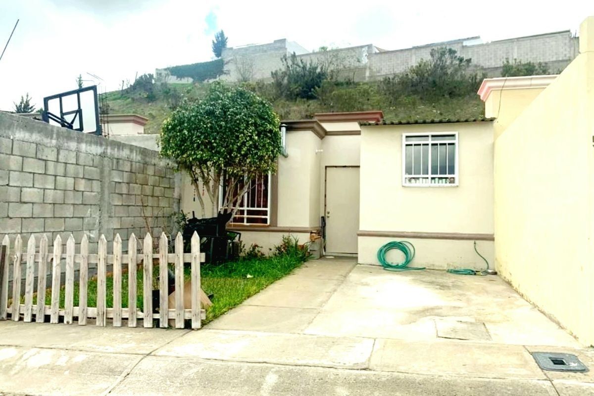 VENDO CASA EN Cesión de Derechos, FRACC CUESTA BLANCA, TIJUANA