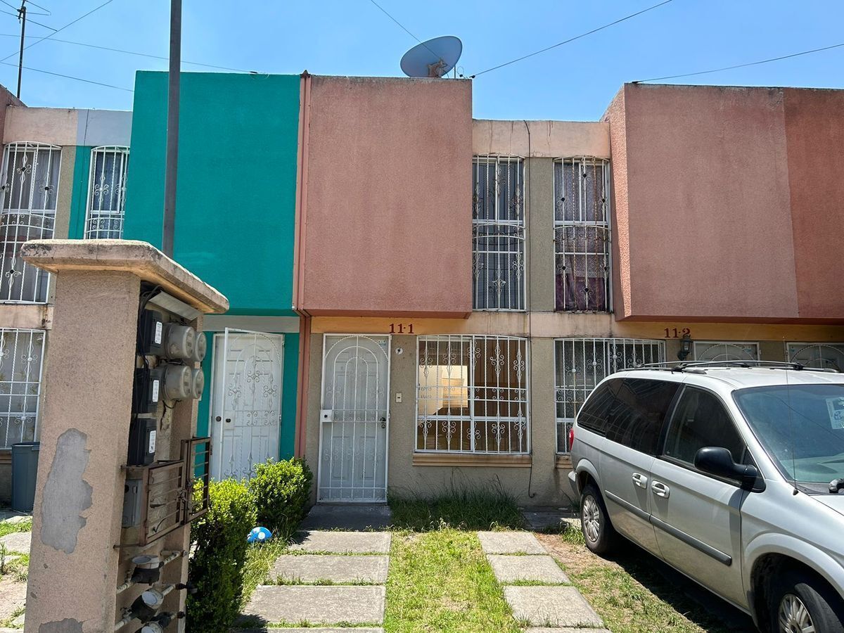 VENDO CASA EN COL. LOS HÉROES, TOLUCA.