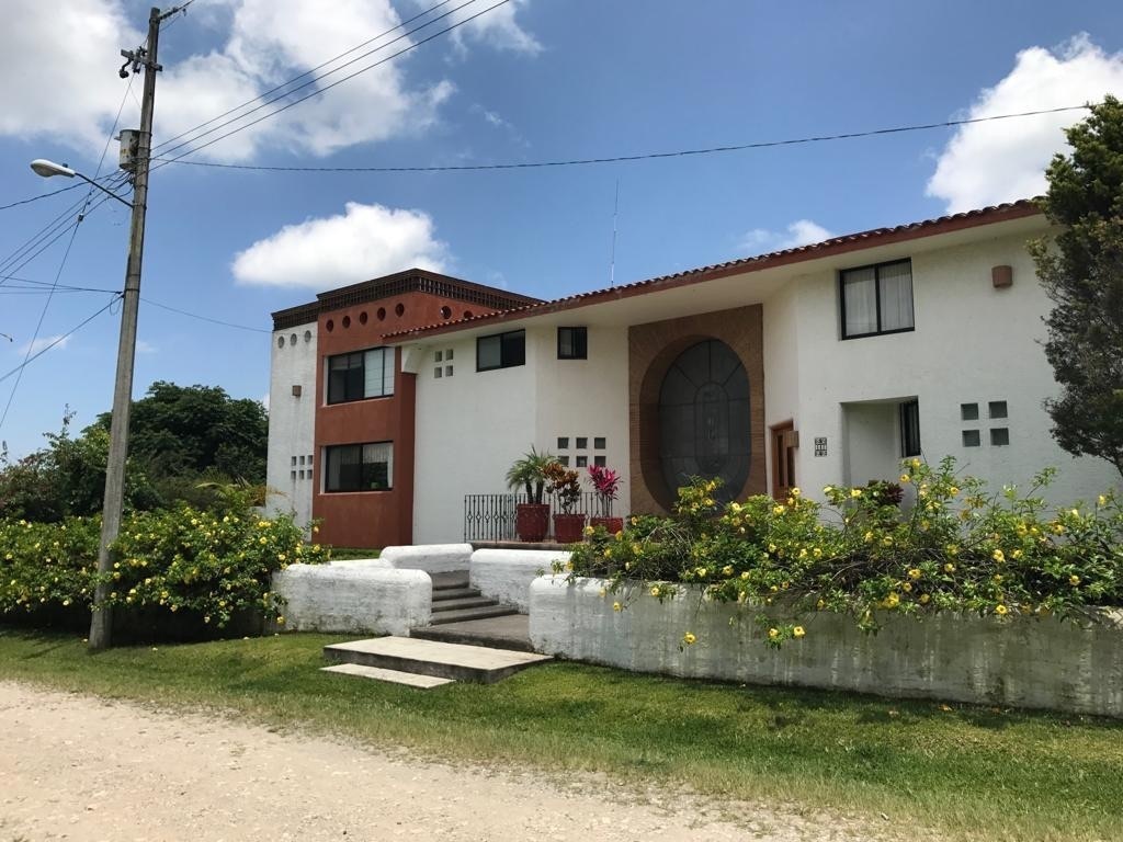 VENDO HERMOSA CASA EN EL LENCERO CARRETERA XALAPA, VERACRUZ