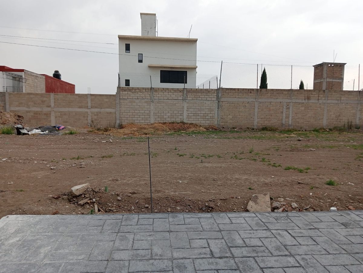 VENDO TERRENO EN PRIVADA EN COL. JARDINES DE SAN PEDRO TOLUCA