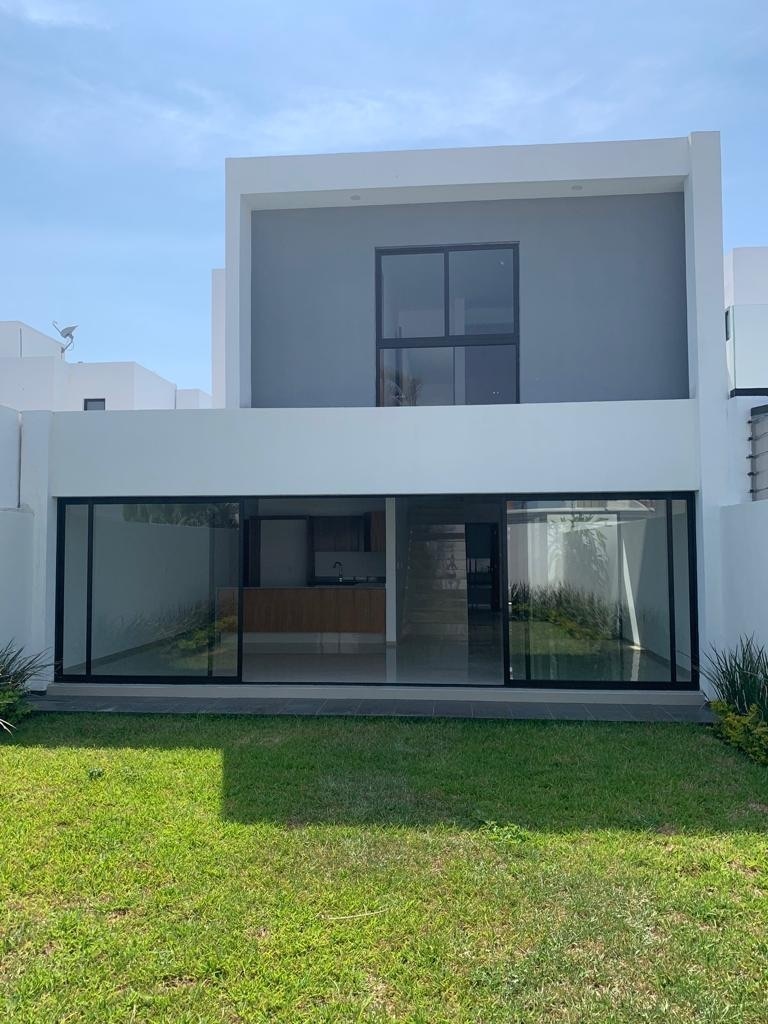 VENTA | CASA NUEVA AMPLIO JARDIN FRACCIONAMIENTO COSTA DE ORO