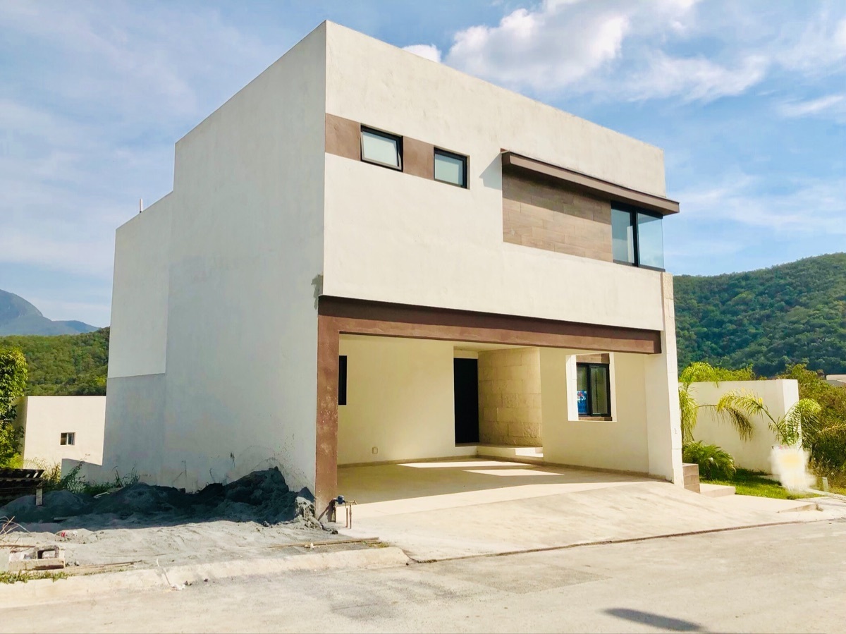 venta-casa-4-recmaras-1-en-planta-baja-jardn-carolco-monterrey-n-l2-13306